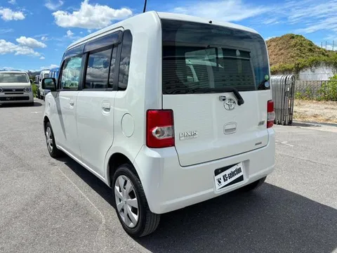 Toyota Pixis Space