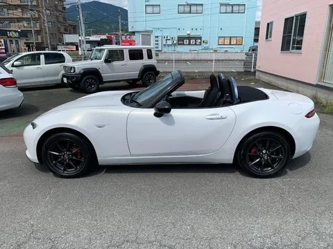 Mazda MX-5 (Roadster)