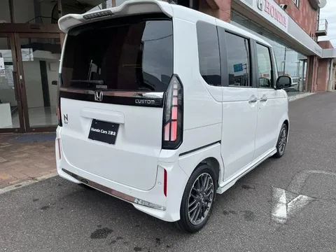 Honda N-BOX Custom