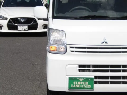 Mitsubishi Minicab Van
