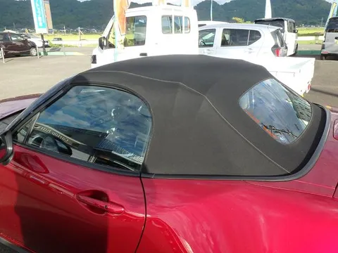 Mazda MX-5 (Roadster)