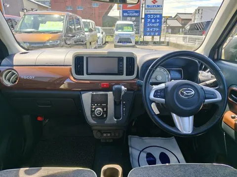 Daihatsu Mira Tocot