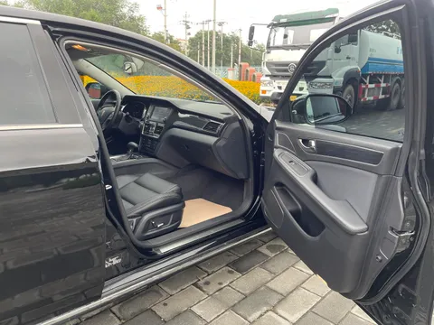 Hongqi H7