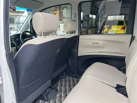 Subaru Lucra