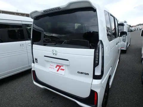 Honda N-BOX Custom