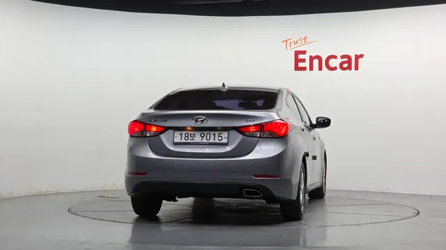 Hyundai Elantra (Avante)