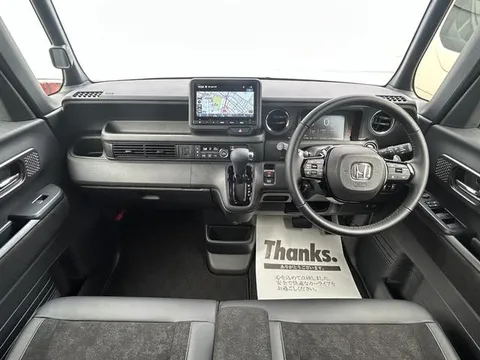 Honda N-BOX Custom