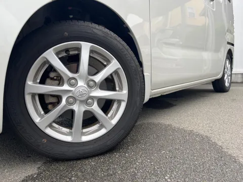 Toyota Pixis Mega