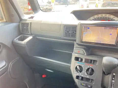 Toyota Pixis Mega