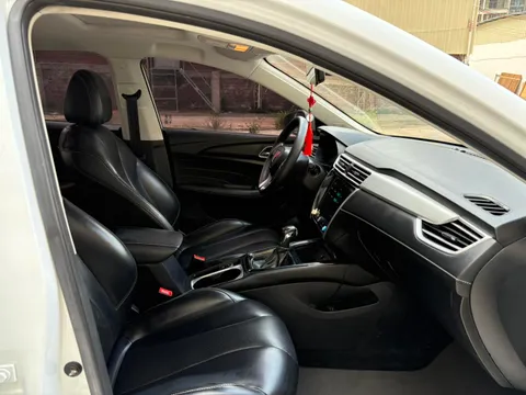 Roewe i5