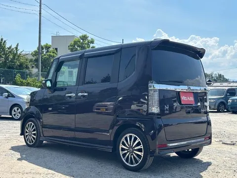 Honda N-BOX Custom