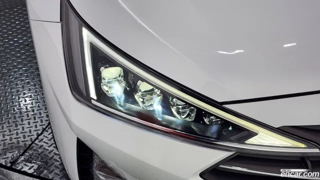 Hyundai Elantra (Avante)
