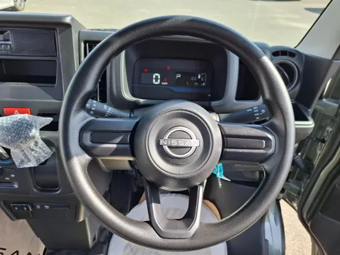 Nissan Clipper Van