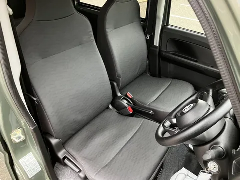 Nissan Clipper Van