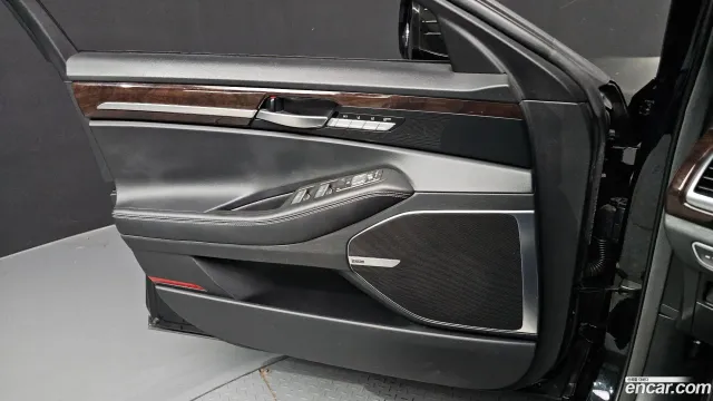 Genesis G90 (EQ900)