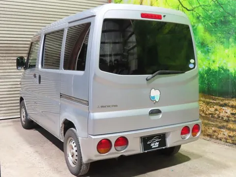 Mitsubishi Minicab Van
