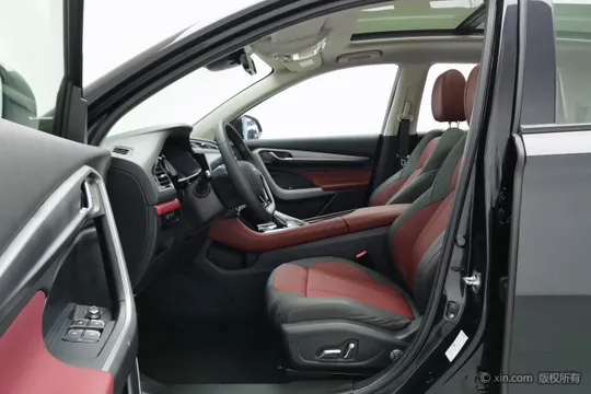 Dongfeng AX7