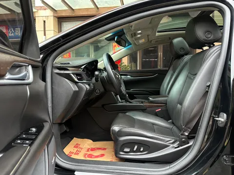Cadillac XTS