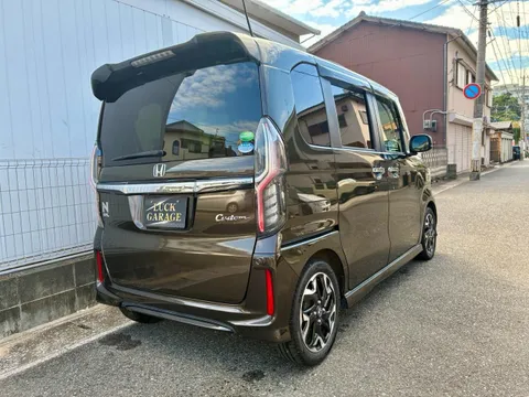 Honda N-BOX Custom