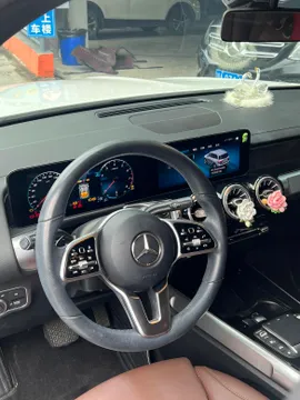 Mercedes-Benz Mercedes-Benz GLB
