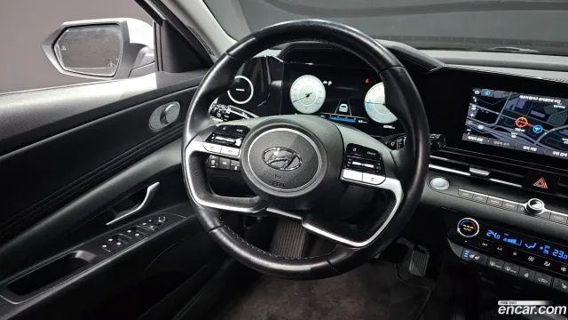 Hyundai Elantra (Avante)