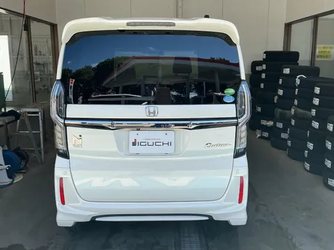 Honda N-BOX Custom