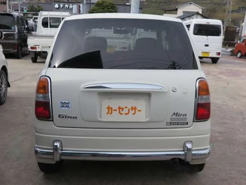 Daihatsu Mira Gino