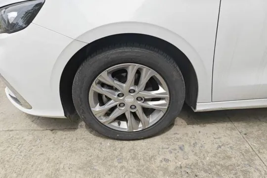 Geely Binray