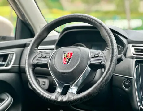 Roewe i5