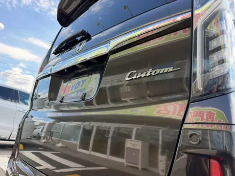 Honda N-BOX Custom