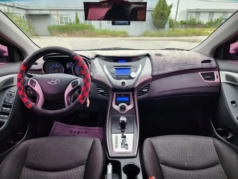 Hyundai Elantra (Avante)
