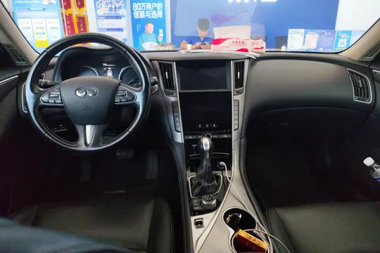 Infiniti Q50L