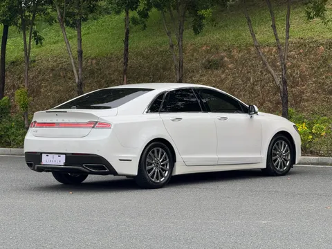 Lincoln MKZ