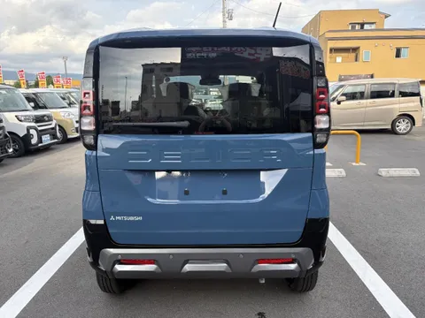 Mitsubishi Delica Mini