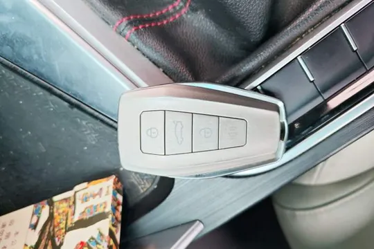 Geely Binray