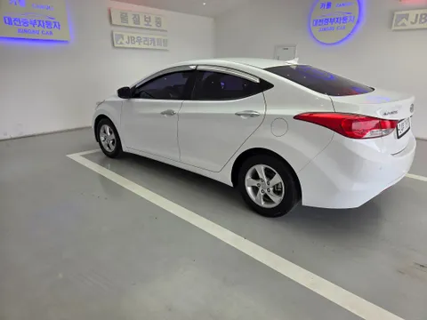 Hyundai Elantra (Avante)