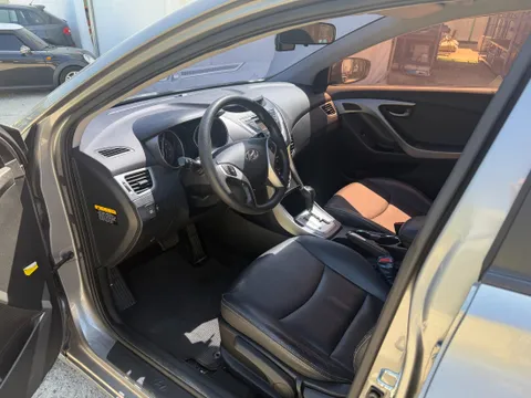 Hyundai Elantra (Avante)