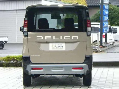 Mitsubishi Delica Mini