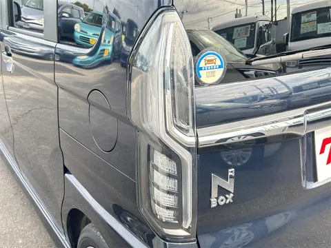 Honda N-BOX Custom