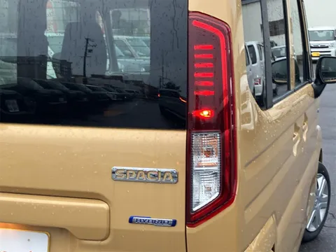 Suzuki Spacia