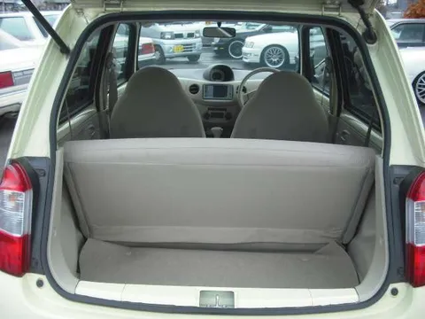 Daihatsu Esse