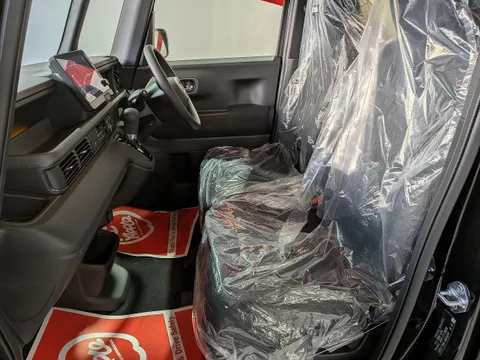 Honda N-BOX Custom