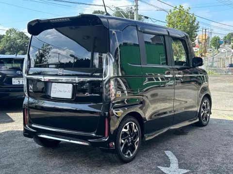 Honda N-BOX Custom