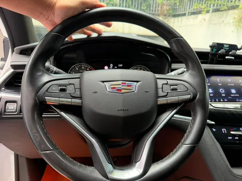 Cadillac XT6