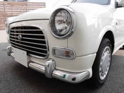 Daihatsu Mira Gino