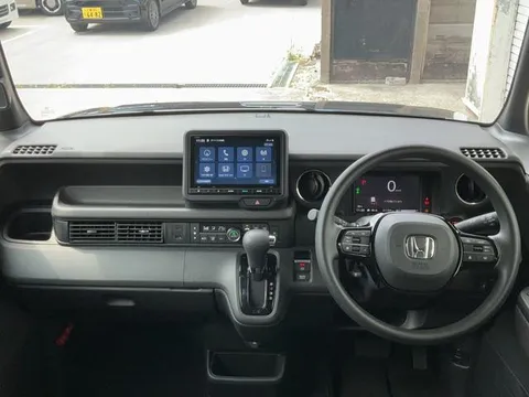 Honda N-BOX Custom