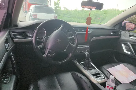 Peugeot 408