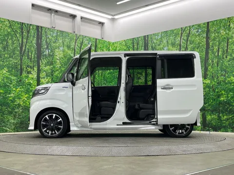Suzuki Spacia Custom