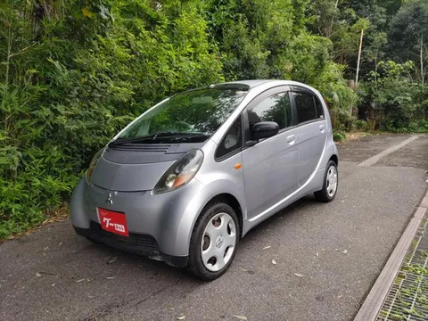 Mitsubishi I