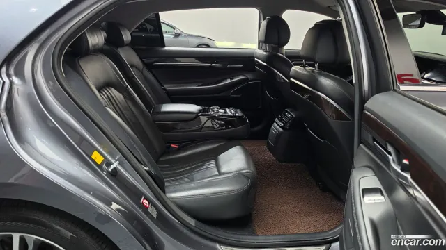 Genesis G90 (EQ900)